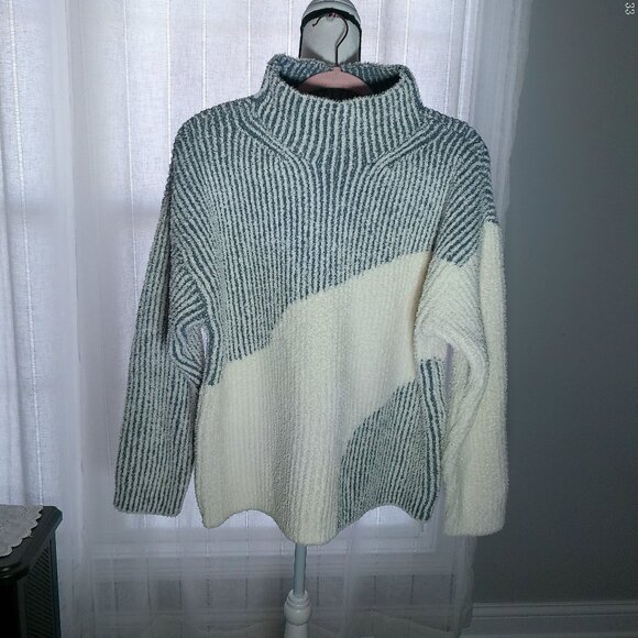 Barefoot Dreams Sweaters - BAREFOOT DREAMS COZYCHIC NWTLong Sleeve Cowl Neck Cream w/Gray Stripe Sweater XL